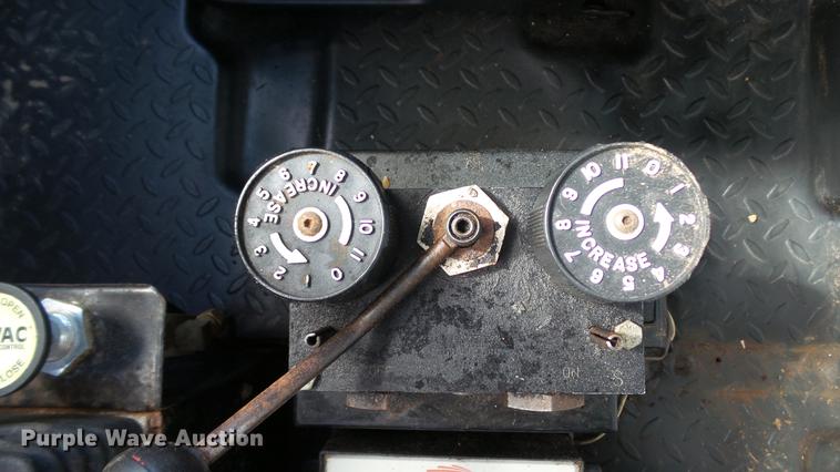 image for item DE4892 2008 GMC C8500 dump truck