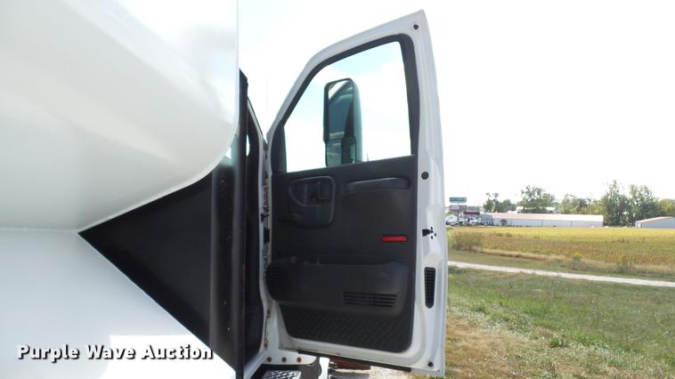 image for item DE4892 2008 GMC C8500 dump truck