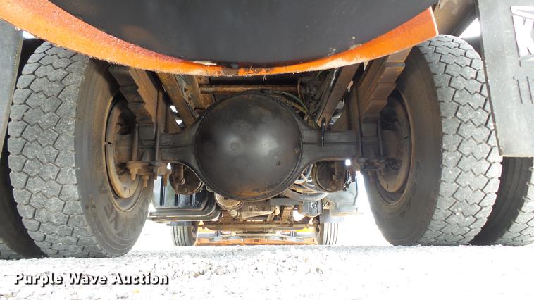 image for item DE4892 2008 GMC C8500 dump truck