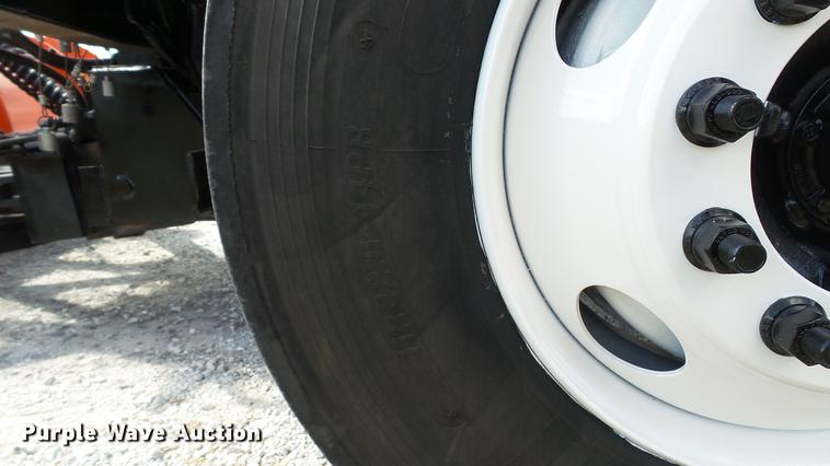 image for item DE4892 2008 GMC C8500 dump truck