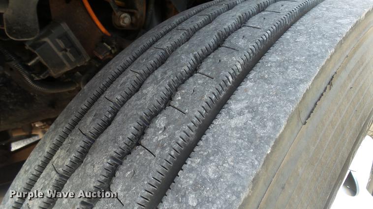 image for item DE4892 2008 GMC C8500 dump truck