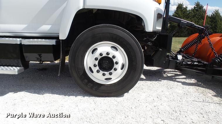 image for item DE4892 2008 GMC C8500 dump truck