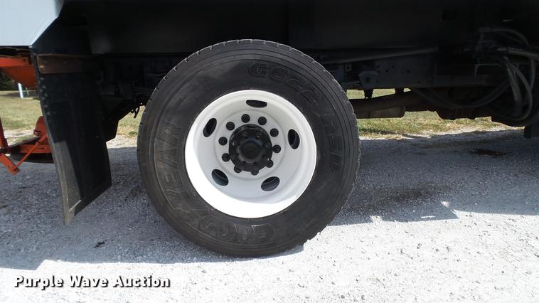 image for item DE4892 2008 GMC C8500 dump truck