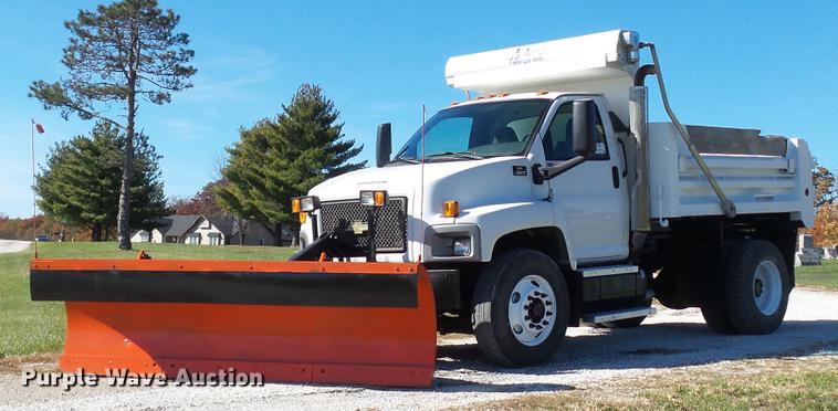 image for item DE4935 2008 Chevrolet C8500 dump truck