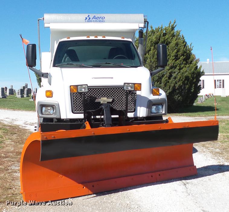 image for item DE4935 2008 Chevrolet C8500 dump truck