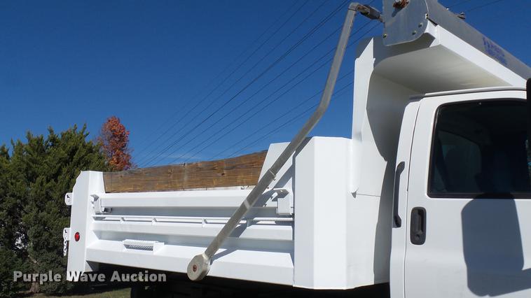 image for item DE4935 2008 Chevrolet C8500 dump truck