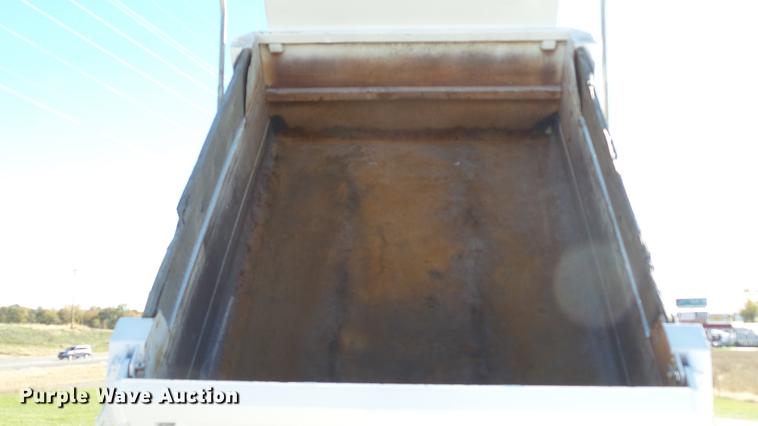 image for item DE4935 2008 Chevrolet C8500 dump truck