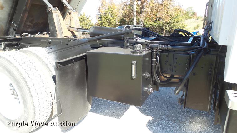 image for item DE4935 2008 Chevrolet C8500 dump truck