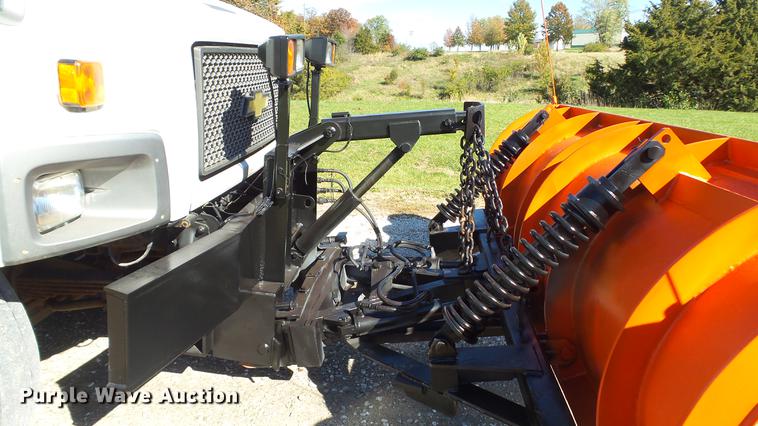 image for item DE4935 2008 Chevrolet C8500 dump truck