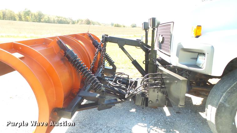 image for item DE4935 2008 Chevrolet C8500 dump truck