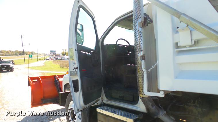 image for item DE4935 2008 Chevrolet C8500 dump truck