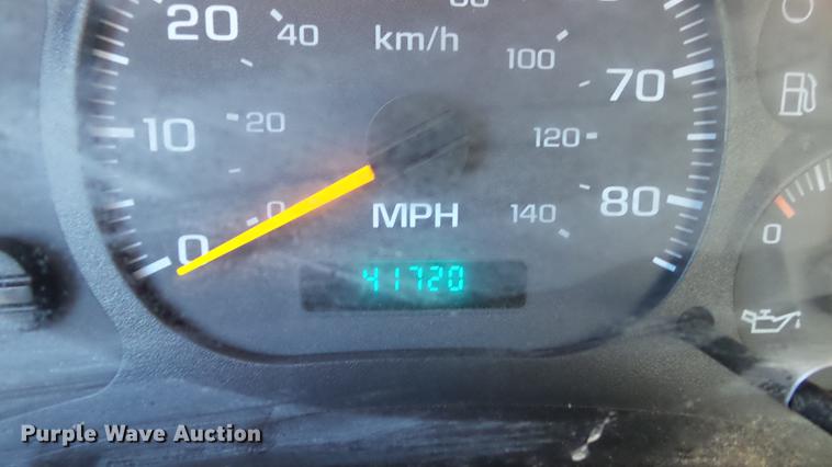 image for item DE4935 2008 Chevrolet C8500 dump truck