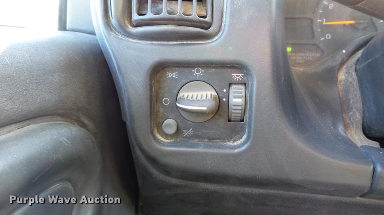 image for item DE4935 2008 Chevrolet C8500 dump truck