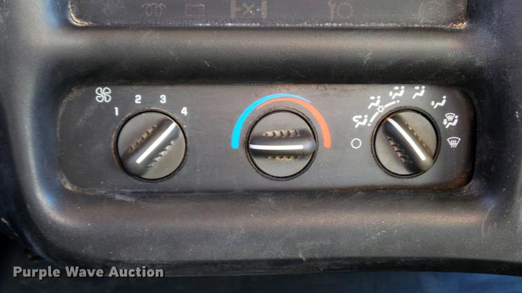 image for item DE4935 2008 Chevrolet C8500 dump truck