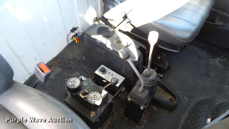 image for item DE4935 2008 Chevrolet C8500 dump truck