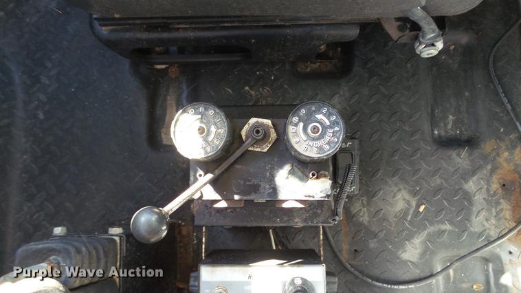 image for item DE4935 2008 Chevrolet C8500 dump truck