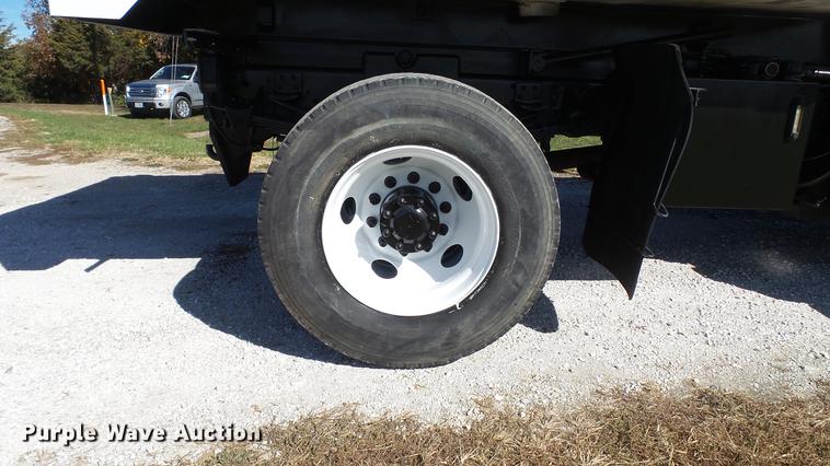 image for item DE4935 2008 Chevrolet C8500 dump truck