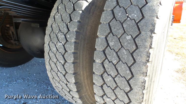 image for item DE4935 2008 Chevrolet C8500 dump truck