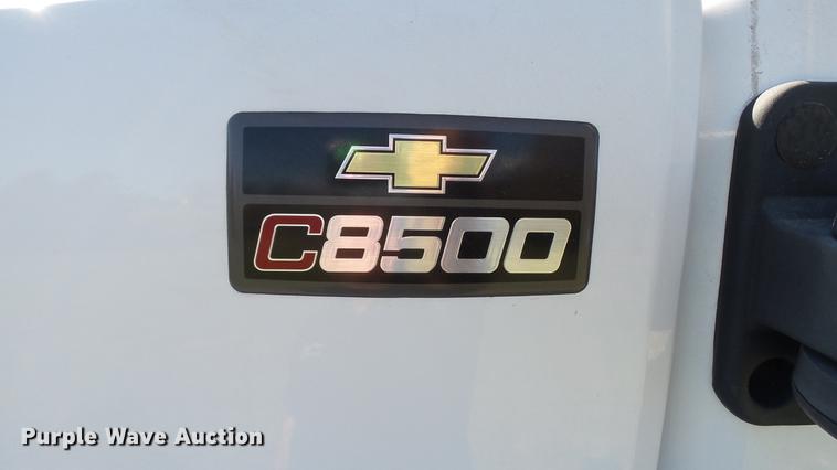 image for item DE4935 2008 Chevrolet C8500 dump truck