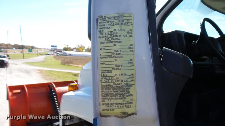 image for item DE4935 2008 Chevrolet C8500 dump truck