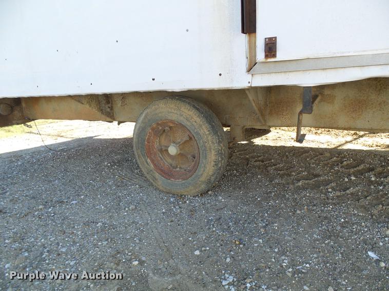 image for item DE5276 1987 Wells Cargo WW1611 office trailer