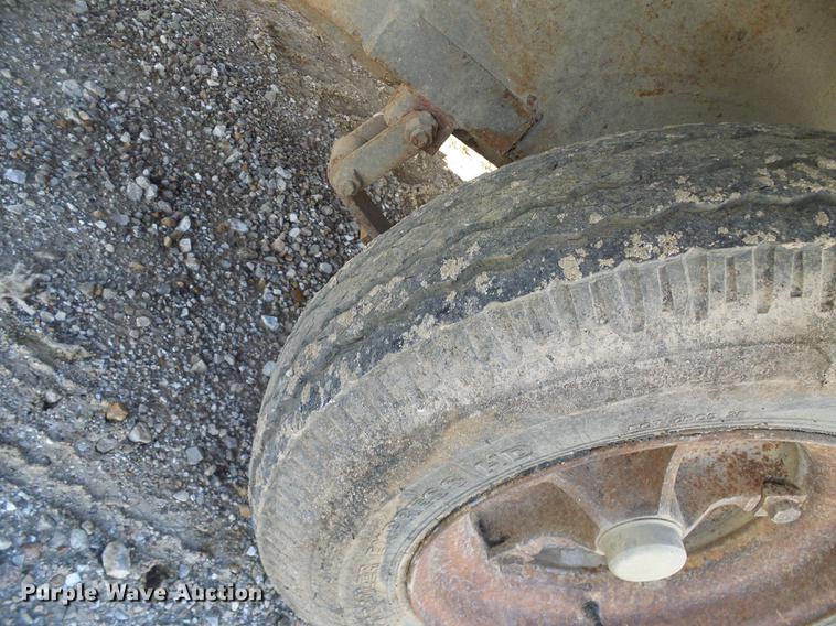 image for item DE5276 1987 Wells Cargo WW1611 office trailer