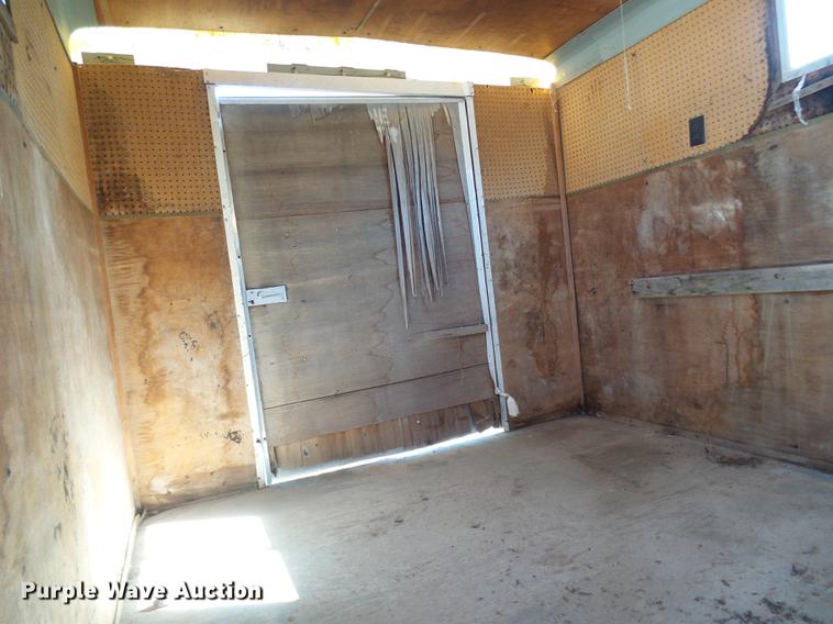 image for item DE5276 1987 Wells Cargo WW1611 office trailer