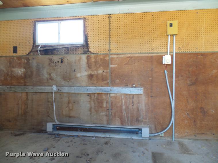 image for item DE5276 1987 Wells Cargo WW1611 office trailer