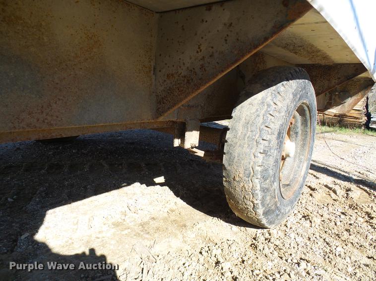 image for item DE5276 1987 Wells Cargo WW1611 office trailer