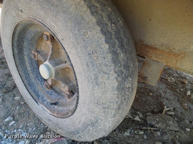 image for item DE5279 1993 Wells Cargo WW1611 enclosed cargo trailer