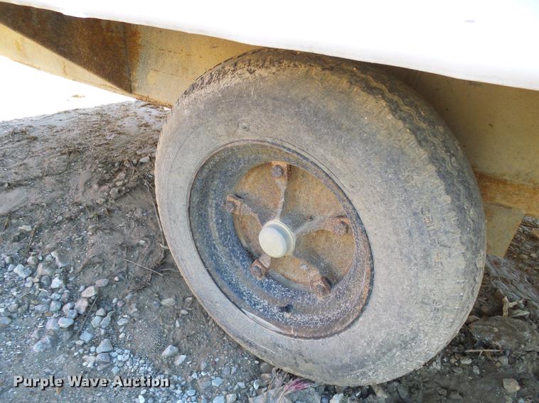 image for item DE5279 1993 Wells Cargo WW1611 enclosed cargo trailer