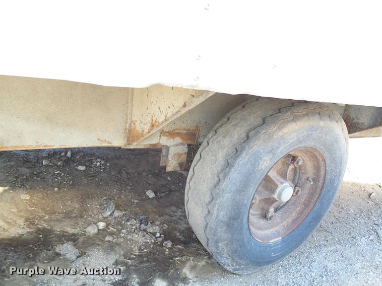 image for item DE5279 1993 Wells Cargo WW1611 enclosed cargo trailer