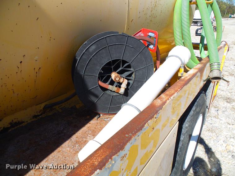 image for item DE5294 2004 International 4300 vacuum truck