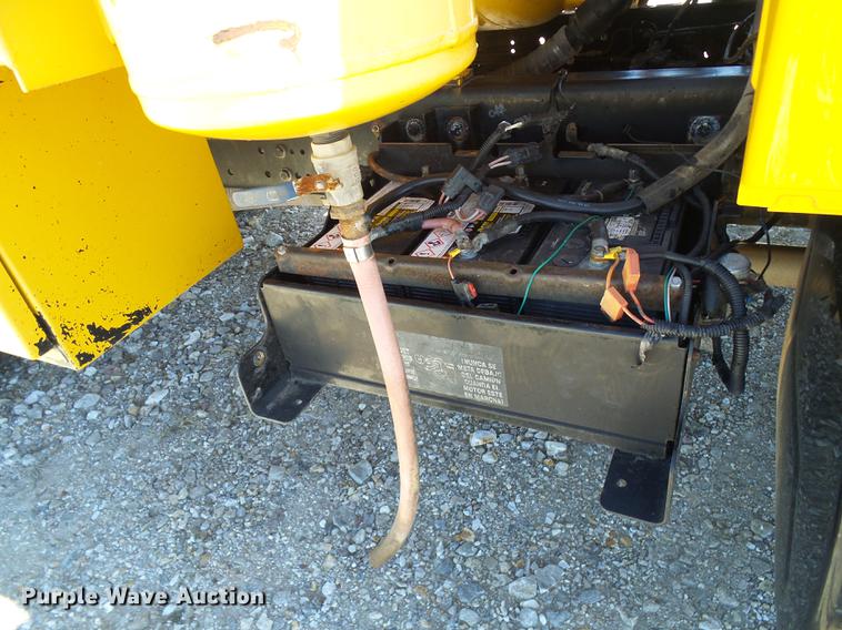 image for item DE5294 2004 International 4300 vacuum truck