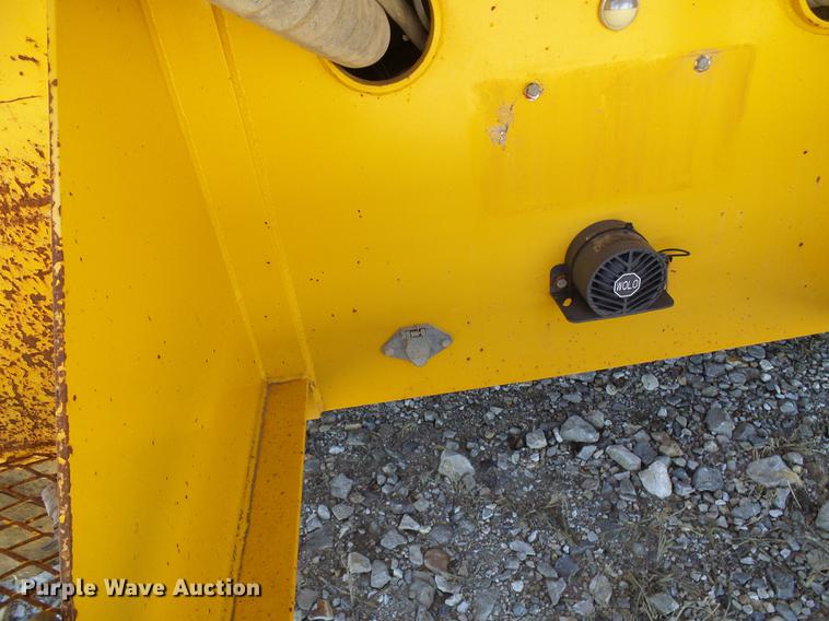 image for item DE5294 2004 International 4300 vacuum truck