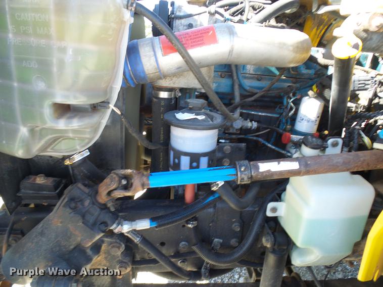 image for item DE5294 2004 International 4300 vacuum truck