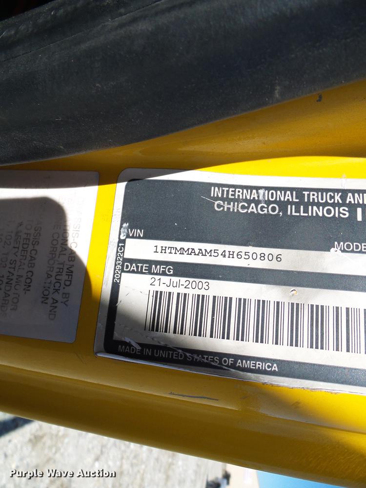 image for item DE5294 2004 International 4300 vacuum truck