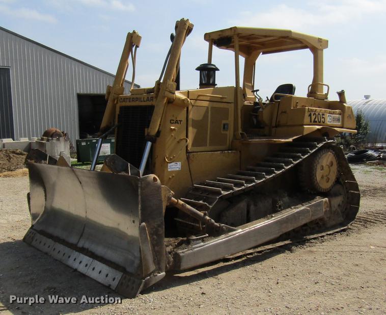 image for item DE5852 1985 Caterpillar D6H dozer