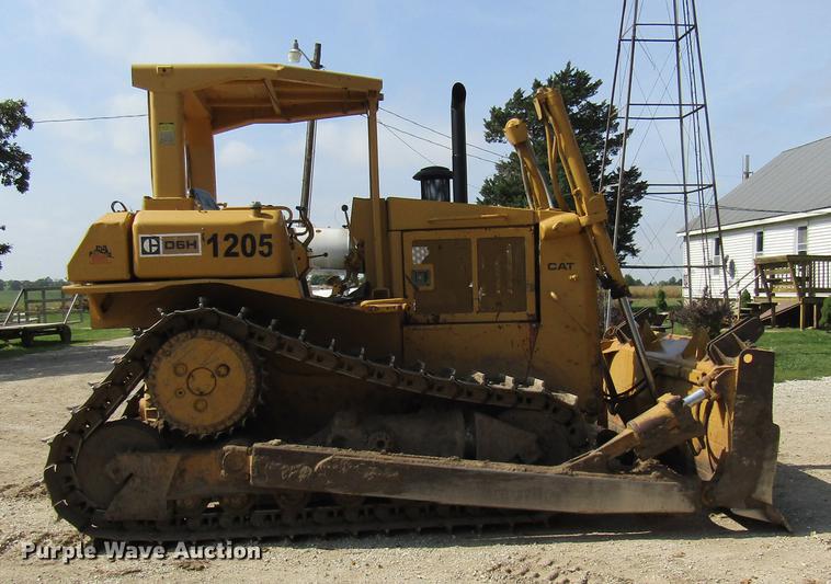 image for item DE5852 1985 Caterpillar D6H dozer