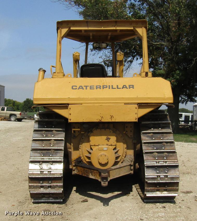 image for item DE5852 1985 Caterpillar D6H dozer