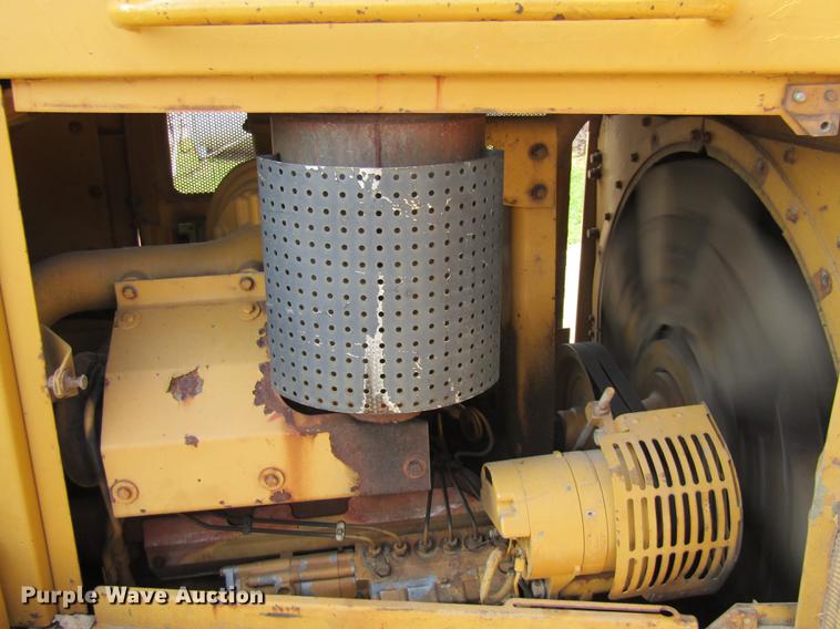 image for item DE5852 1985 Caterpillar D6H dozer