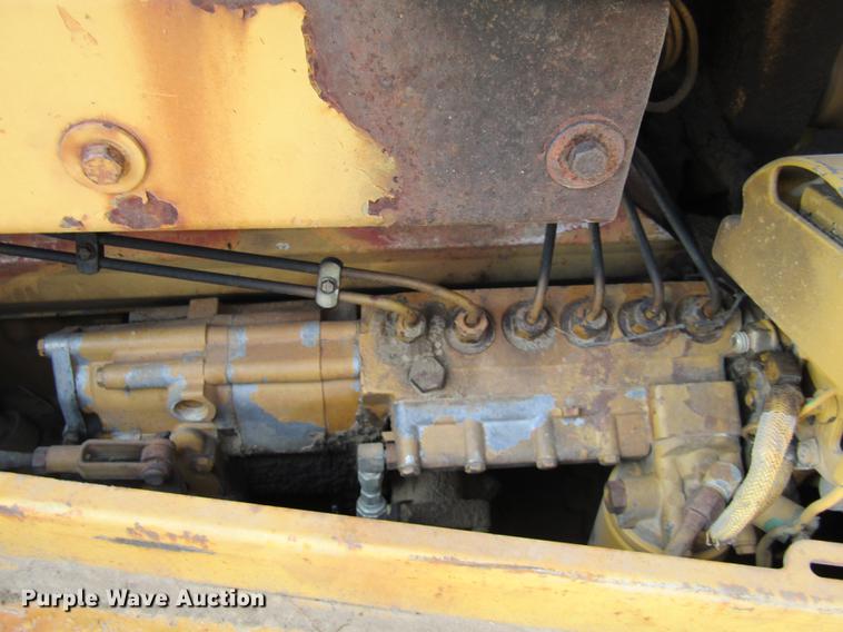 image for item DE5852 1985 Caterpillar D6H dozer