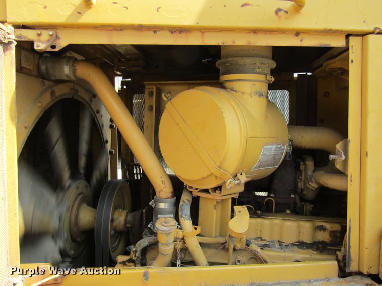 image for item DE5852 1985 Caterpillar D6H dozer