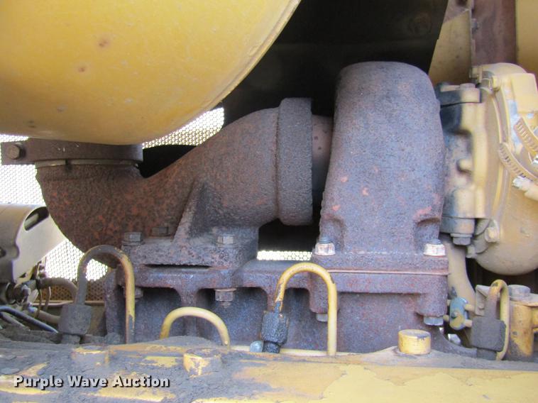 image for item DE5852 1985 Caterpillar D6H dozer