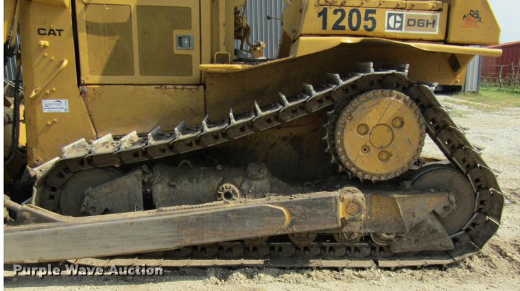 image for item DE5852 1985 Caterpillar D6H dozer