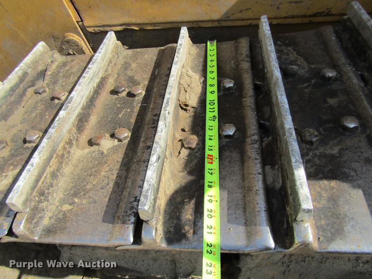 image for item DE5852 1985 Caterpillar D6H dozer