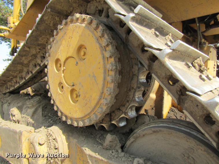 image for item DE5852 1985 Caterpillar D6H dozer