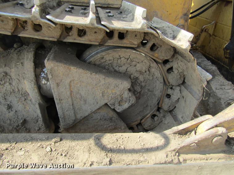 image for item DE5852 1985 Caterpillar D6H dozer