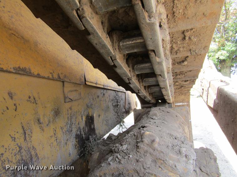 image for item DE5852 1985 Caterpillar D6H dozer