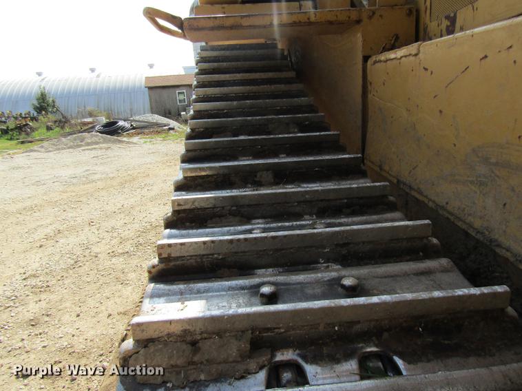 image for item DE5852 1985 Caterpillar D6H dozer